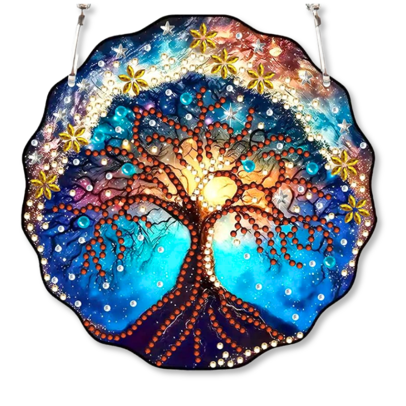 Runder Diamond Painting XL Aufhänger mit buntem Mystic Tree Motiv, Sternenhimmel und glitzernden Schmucksteinen.