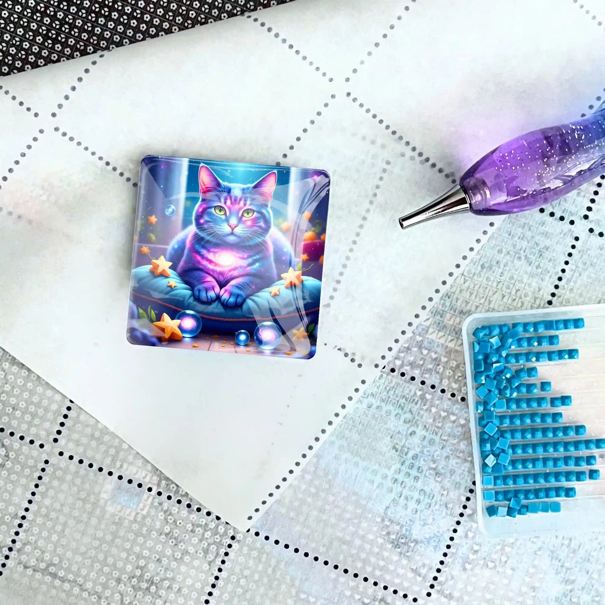 Magischer Cover Minder Wächterin Andromeda für Diamond Painting mit Katzen-Motiv, Glitzersteinen und Stift auf Leinwand
