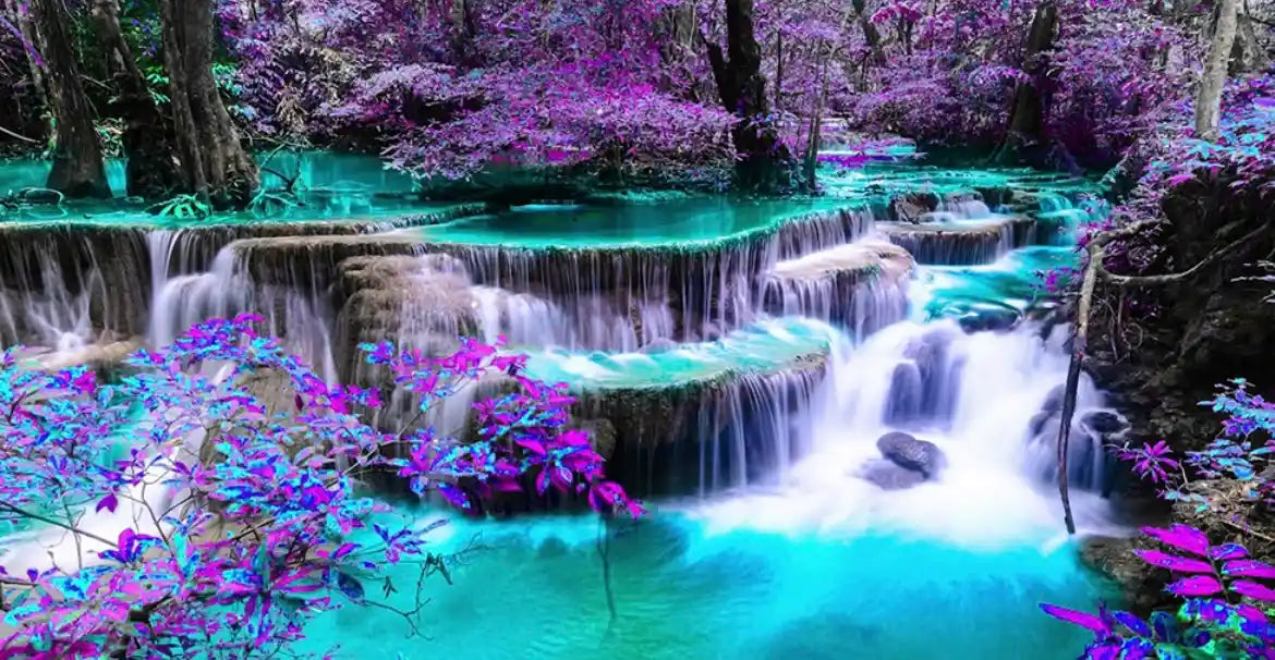 Diamond Painting XXL Wasserfall Landschaft mit bunten Bäumen und türkisem Wasser in lebendigen Farben