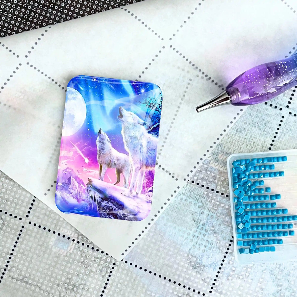 Glas Cover Minder mit Wölfen auf Diamond Painting Leinwand mit Glitzerstift und Steinchen