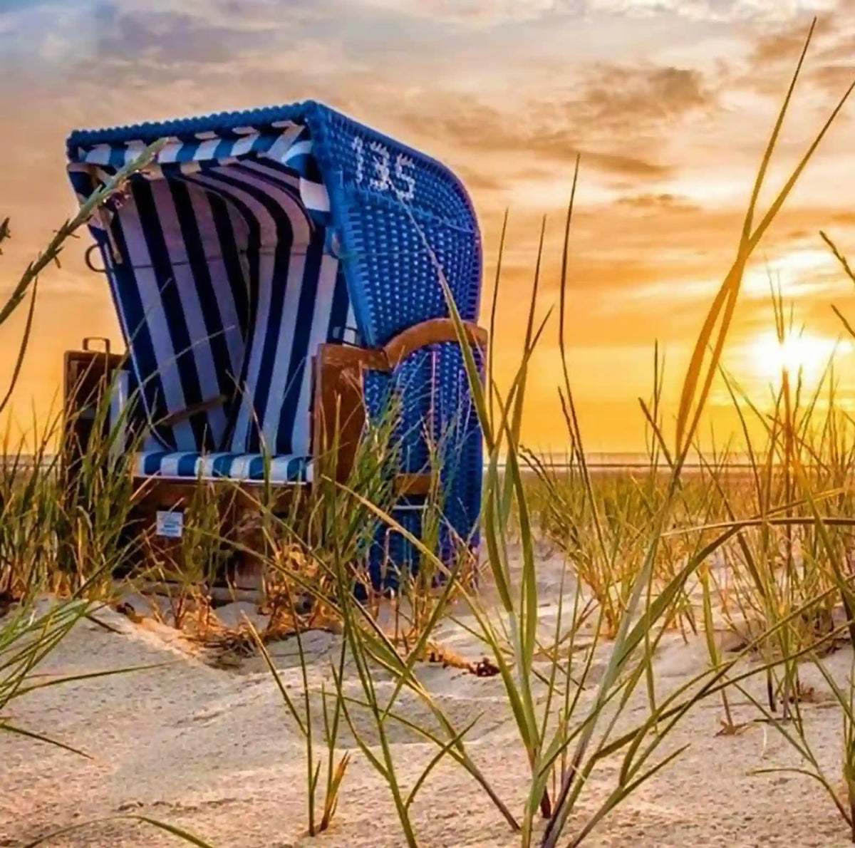 Diamond Painting Set Relaxtime am Strand mit blauem Strandkorb bei Sonnenuntergang für entspannende DIY-Momente
