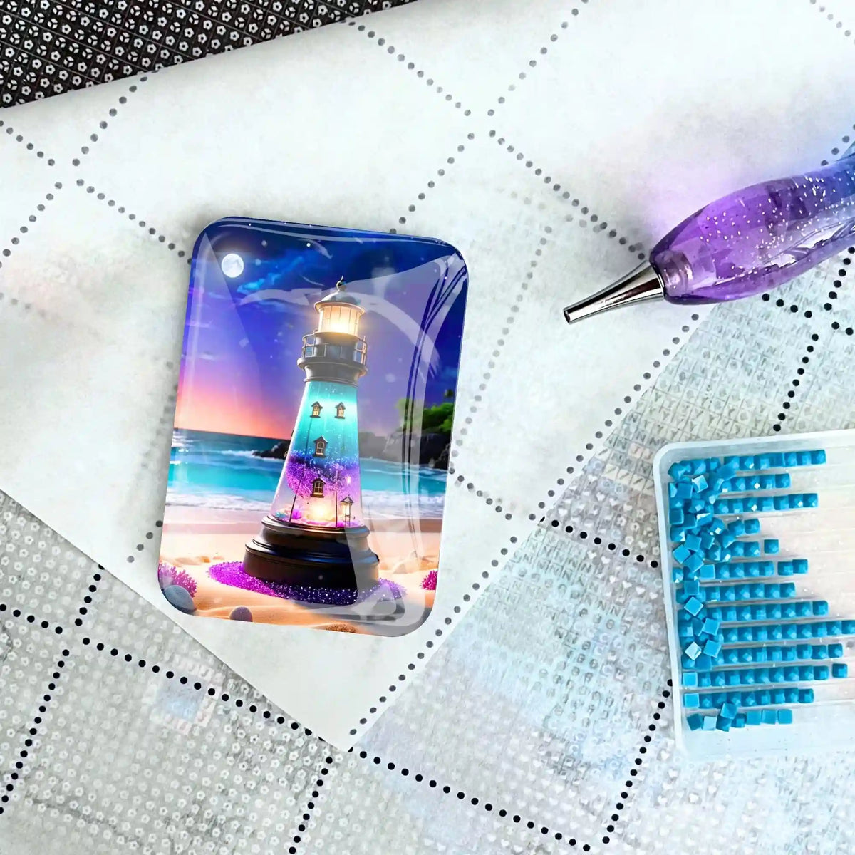 Glas Cover Minder mit Leuchtturm-Motiv als praktisches Zubehör für dein Diamond Painting Set auf Leinwand