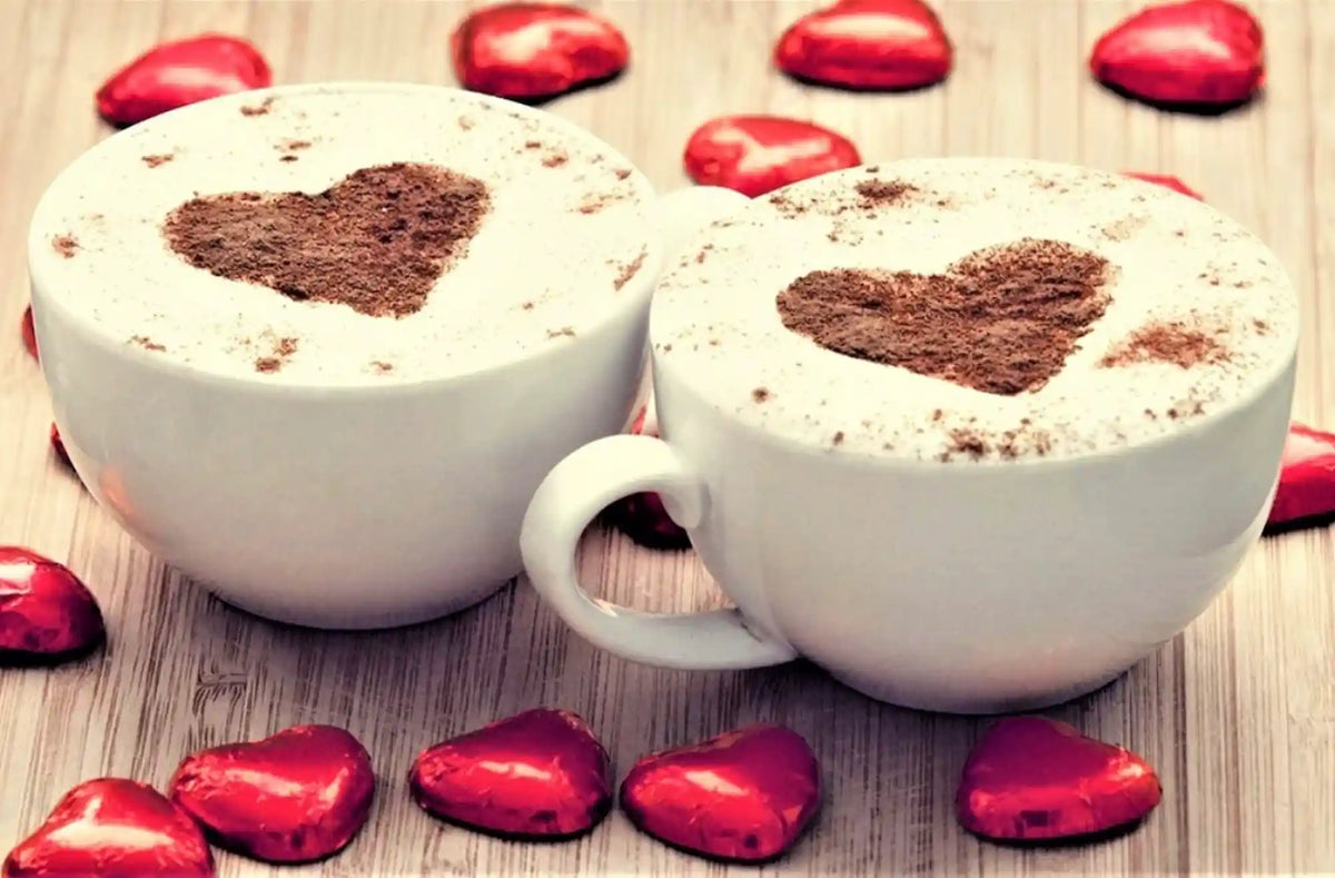 Diamond Painting Set Kaffeeliebe: zwei Kaffeetassen mit Herz-Milchschaum und roten Herzen als DIY-Bild für die Küche