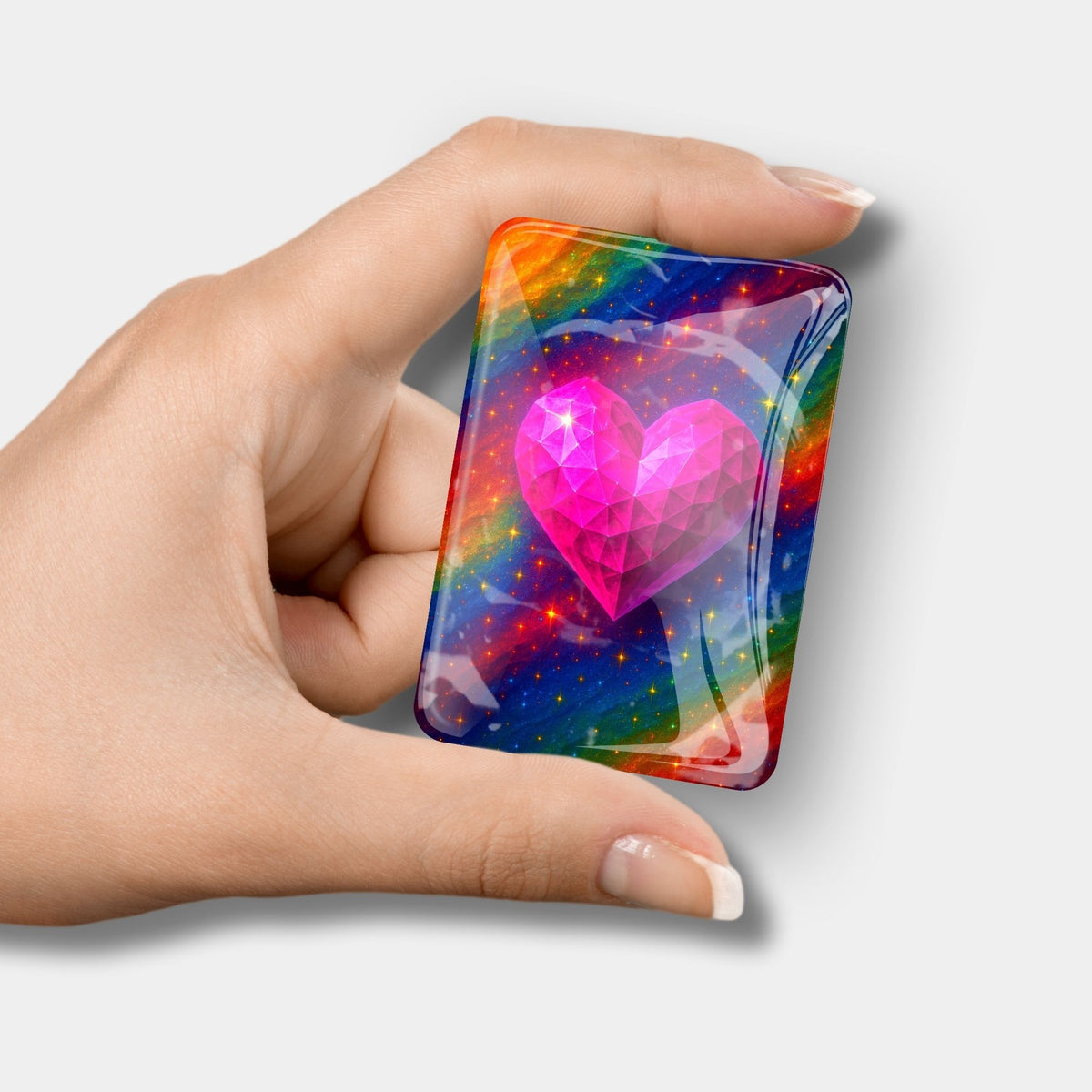 Funkelnder Diamond Painting Cover Minder als buntes Glasharz-Herz zur Befestigung der Schutzfolie bei DIY-Bastelsets