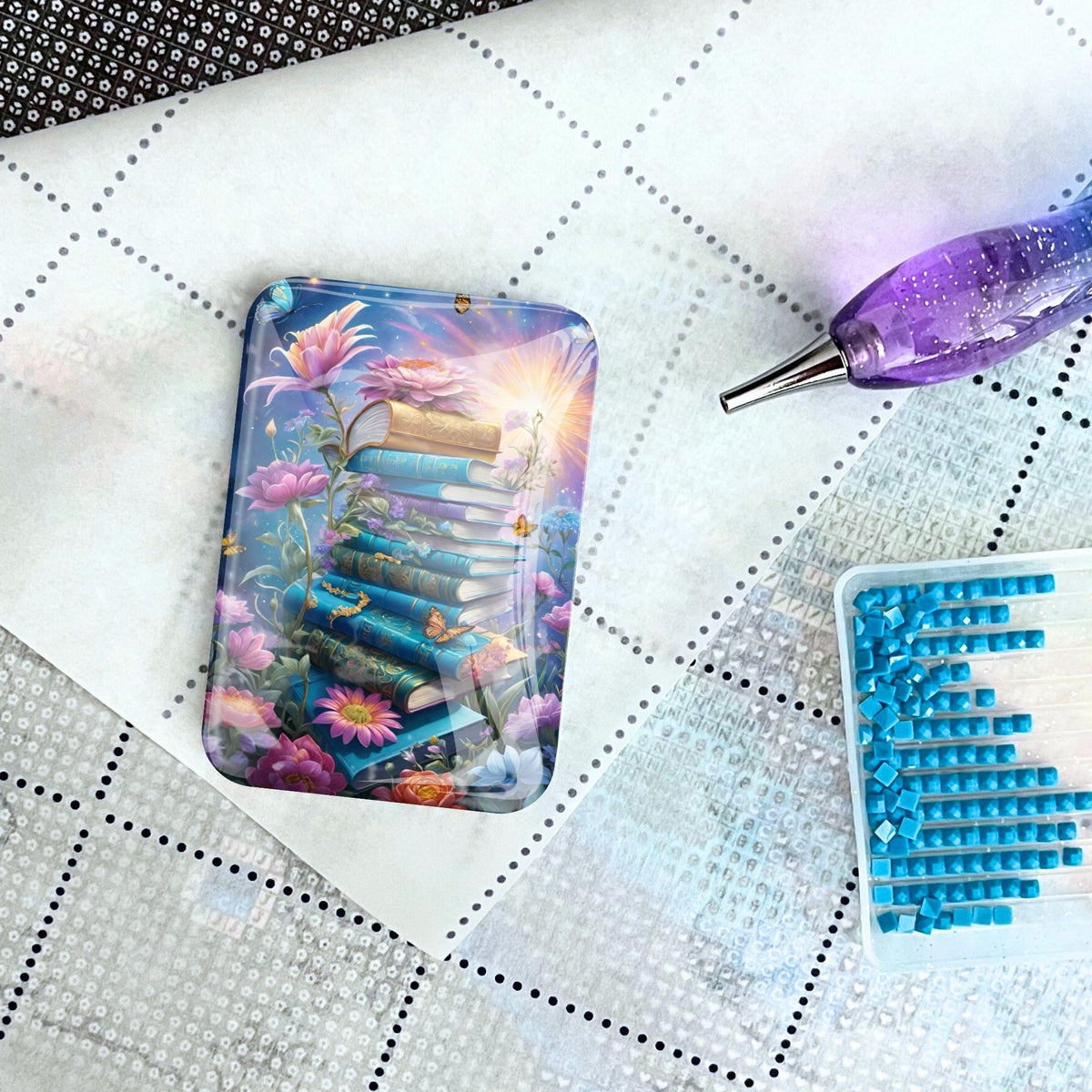 Magischer Cover Minder Book Lovers mit Magnet für Diamond Painting auf einer Leinwand mit Stift und Glitzersteinen
