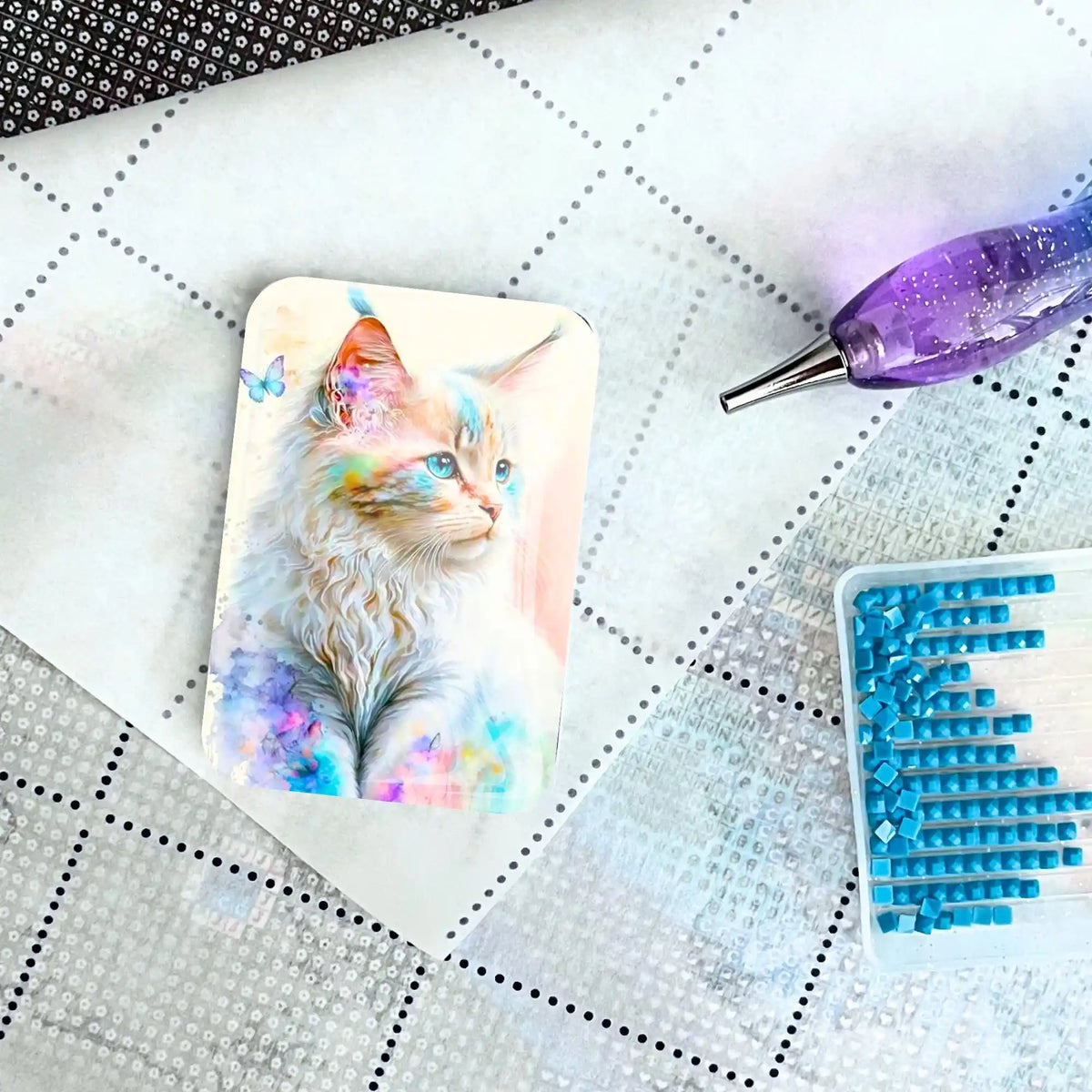 Magnetischer Diamond Painting Cover Minder Motiv Katze auf Leinwand mit Glitzerstift und Diamanten