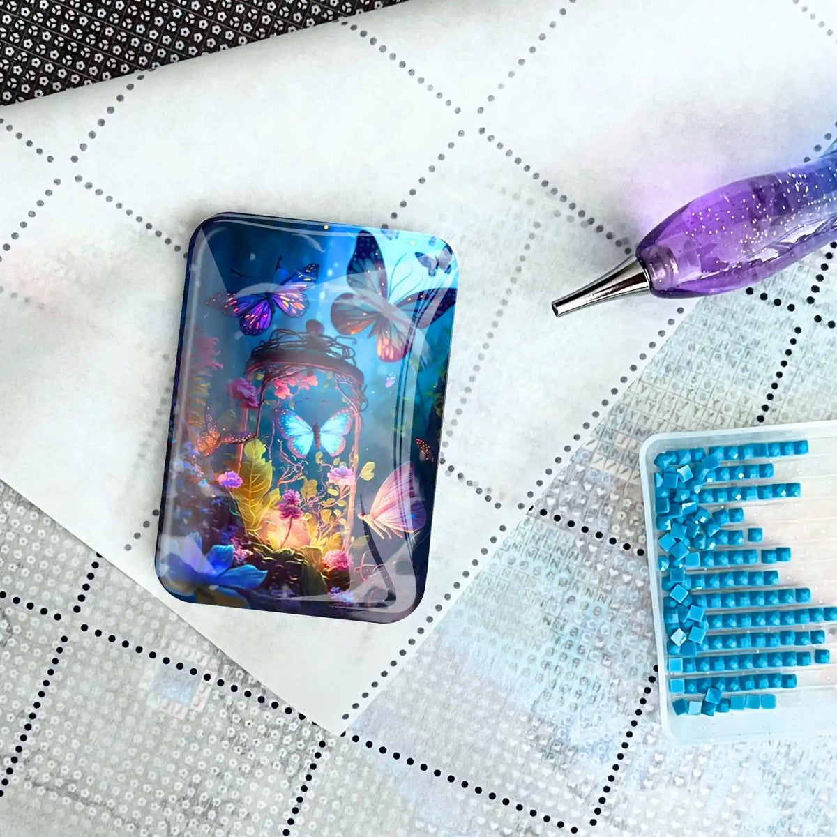 Nacht der Schmetterlinge Cover Minder auf Diamond Painting Leinwand mit Glitzer-Stift und blauem Steinchen-Set