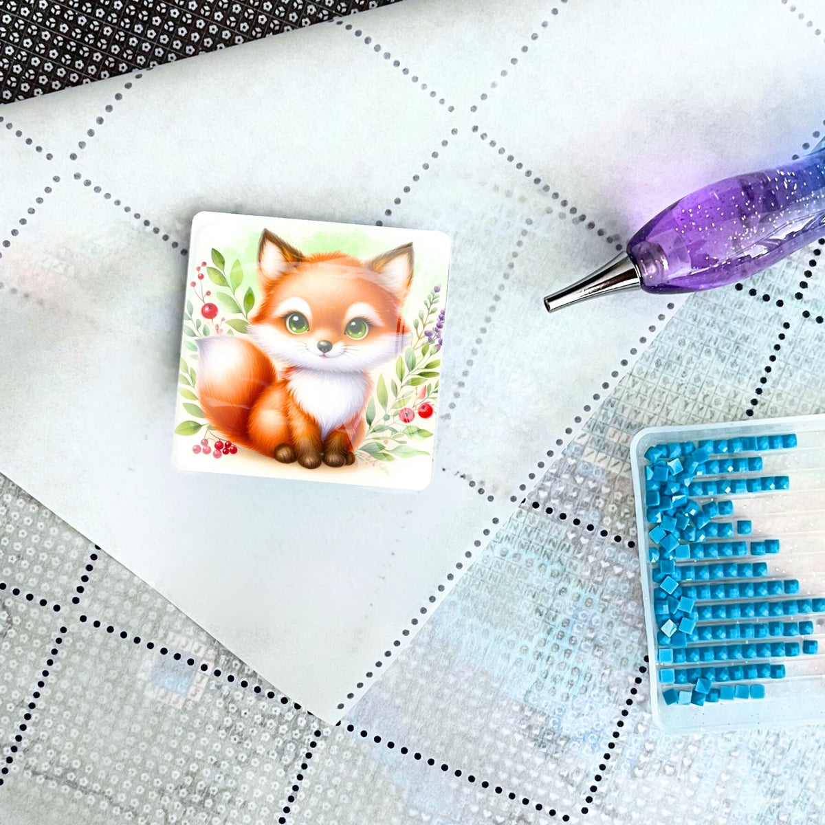Cover Minder Freddy Füchschen Glas-Magnet für Diamond Painting Zubehör mit Stift und Steinchen auf der Leinwand