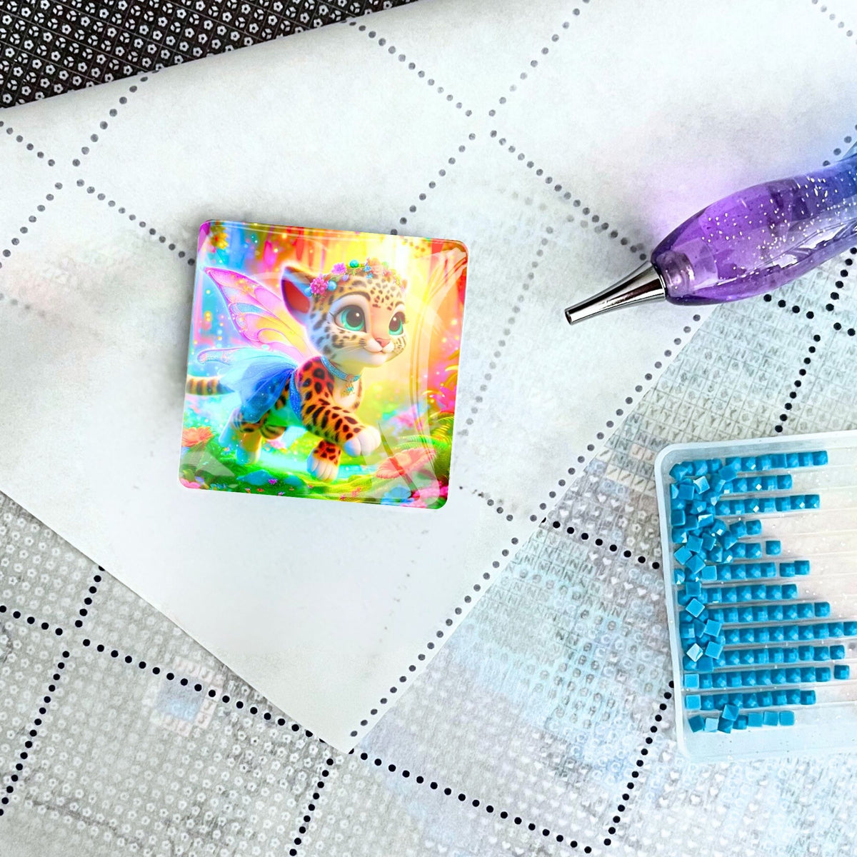 Finja die kleine Tigerfee Cover Minder für dein Diamond Painting mit Diamond Pen und Schale auf Leinwand