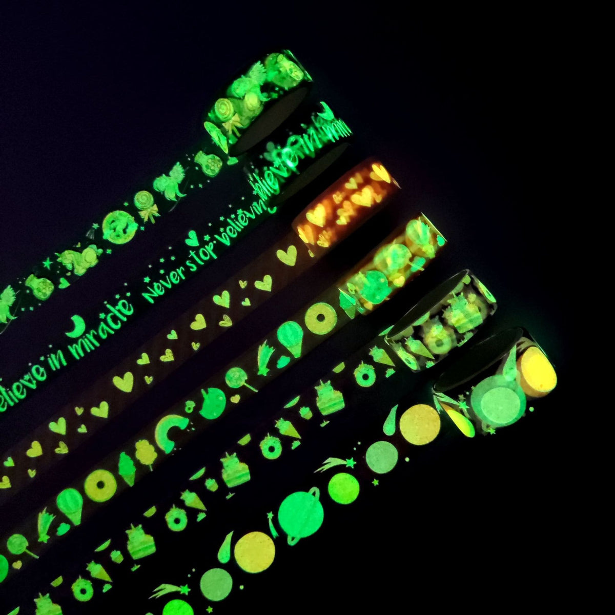 Fluoreszierendes Diamond Painting Klebeband 6er Set für gerade Steinreihen mit leuchtenden Motiven im Dunkeln