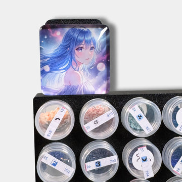 3D-gedruckte Halterung für Diamond Painting Coverminder in einer Döschenwand mit sortierten Steinchen