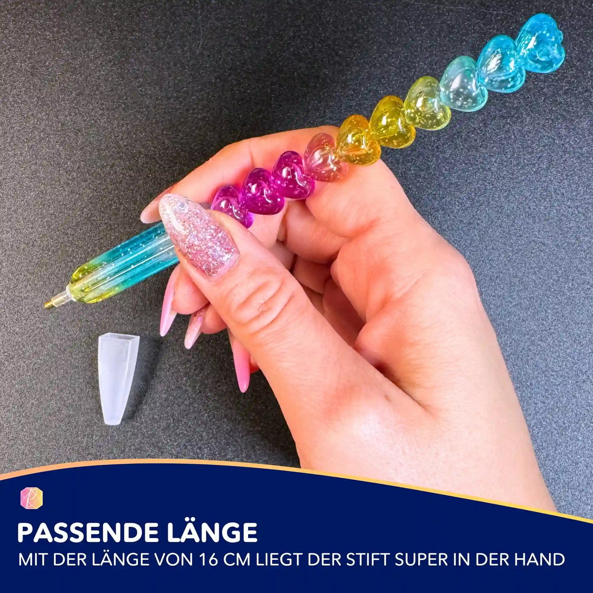 Bunter Diamond Painting Stift mit Herz-Motiv als ergonomisches Zubehör für kreative Bastelprojekte