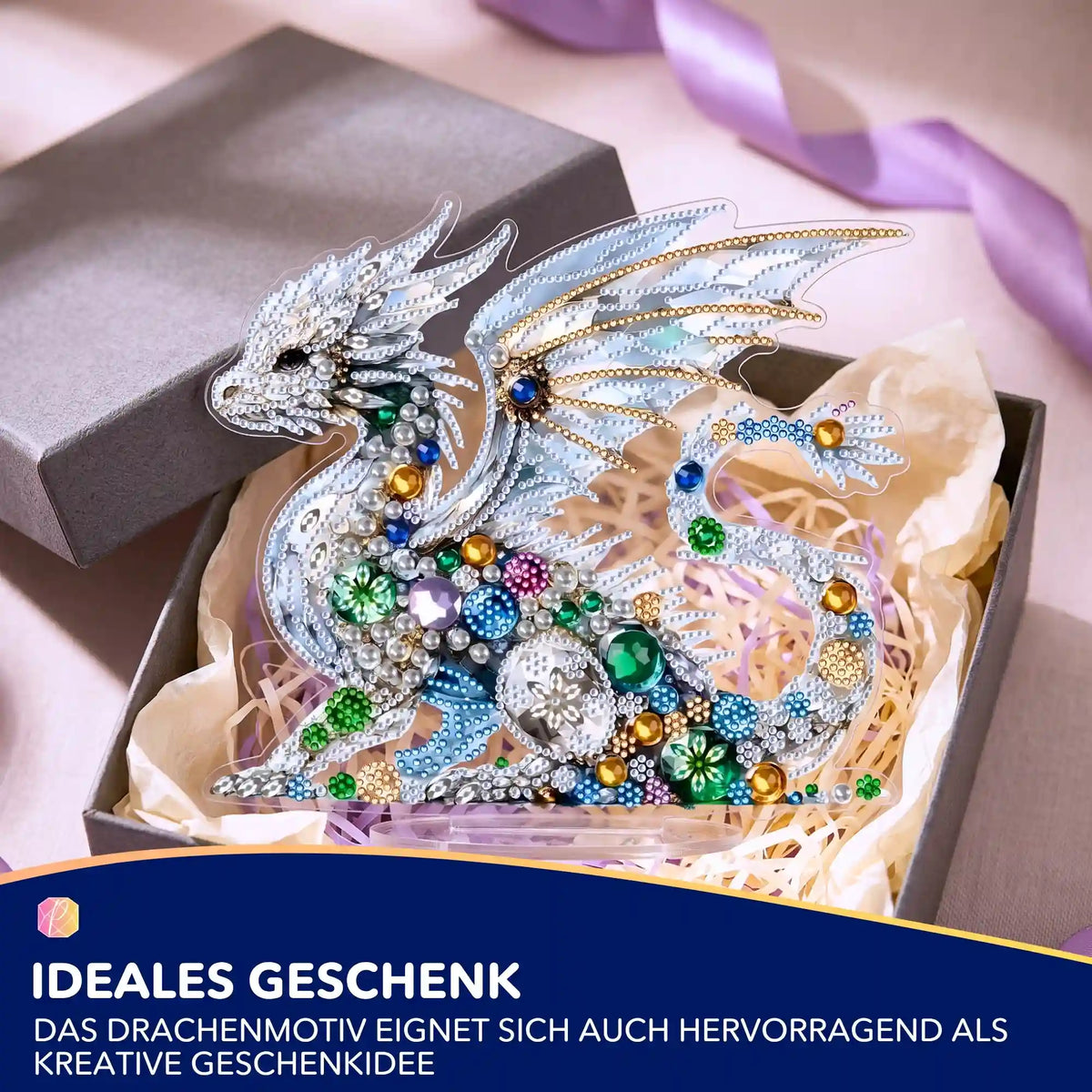 Diamond Painting Aufsteller Weißer Drache mit bunten Glitzersteinen als dekoratives DIY-Zubehör in Geschenkbox.