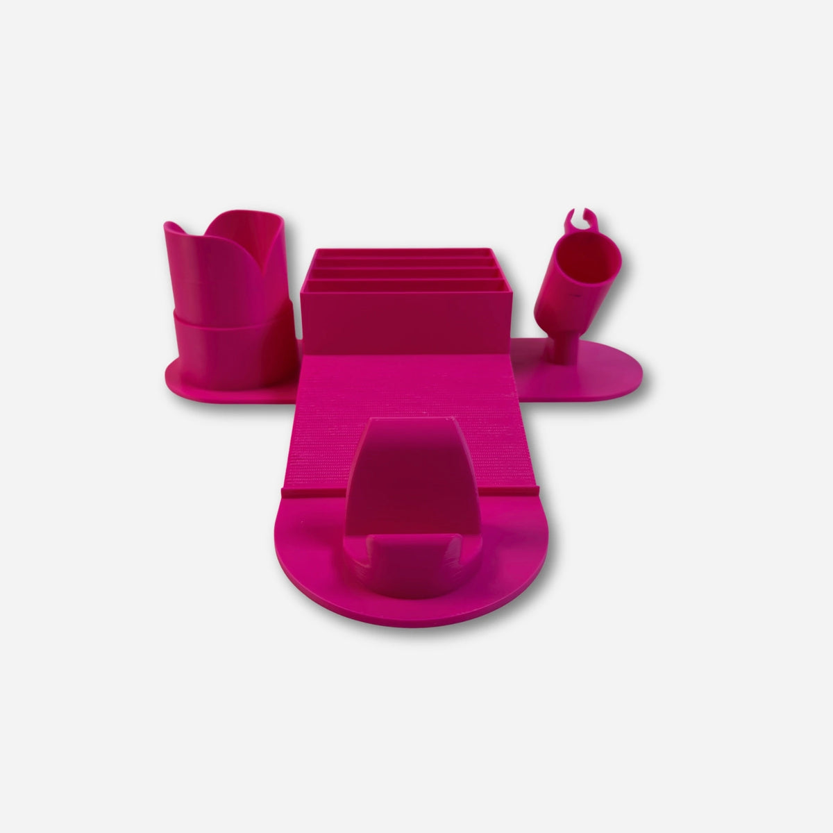 Pinker 3D-gedruckter Diamond Painting Organizer mit Stiftehalter und Aufbewahrung für Bastelzubehör auf dem Basteltisch