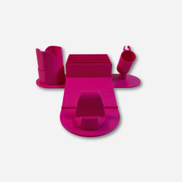 Pinker 3D-gedruckter Diamond Painting Organizer mit Stiftehalter und Aufbewahrung für Bastelzubehör auf dem Basteltisch