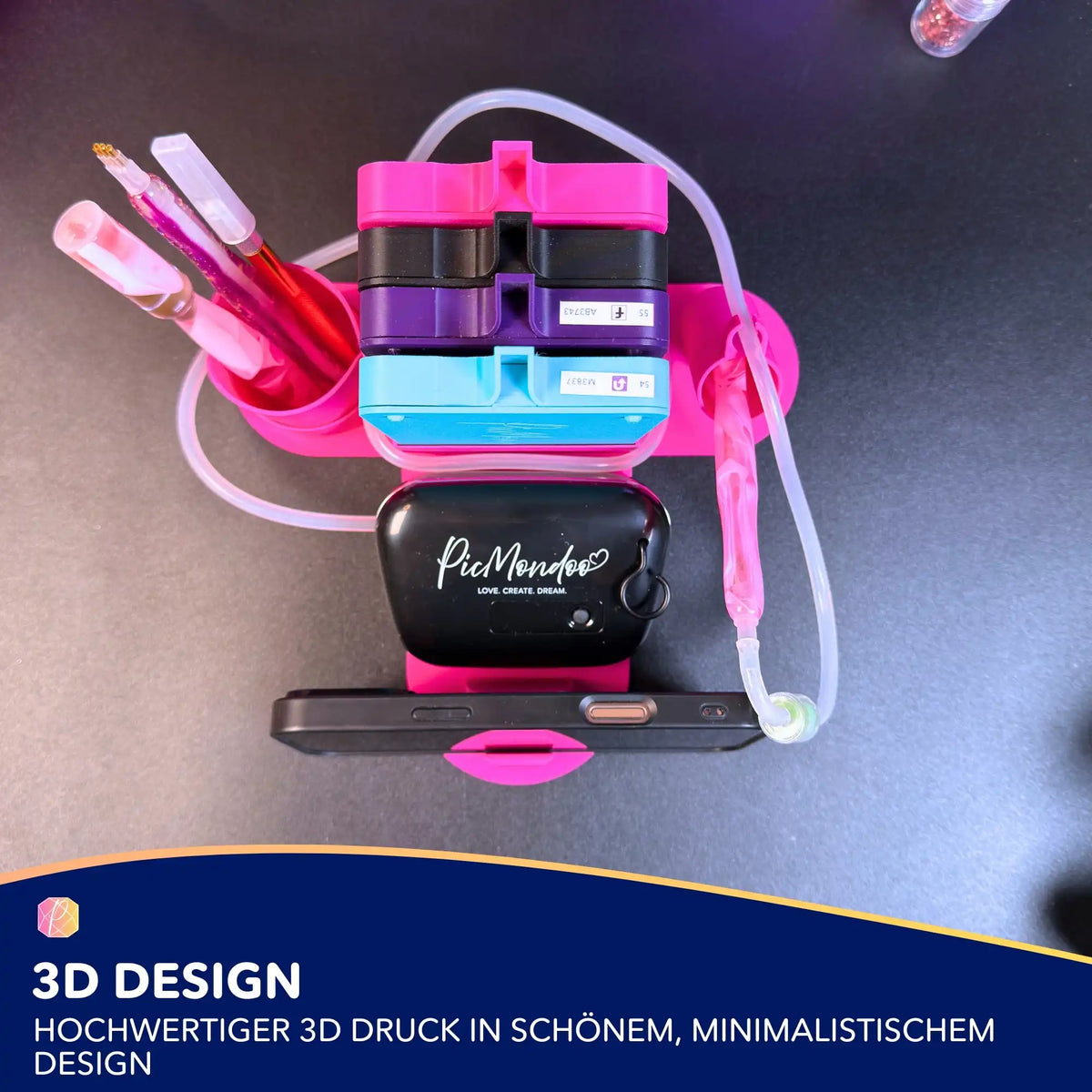 3D-gedruckter Diamond Painting Organizer mit Stiftehalter und Ablage für Zubehör auf einem Basteltisch