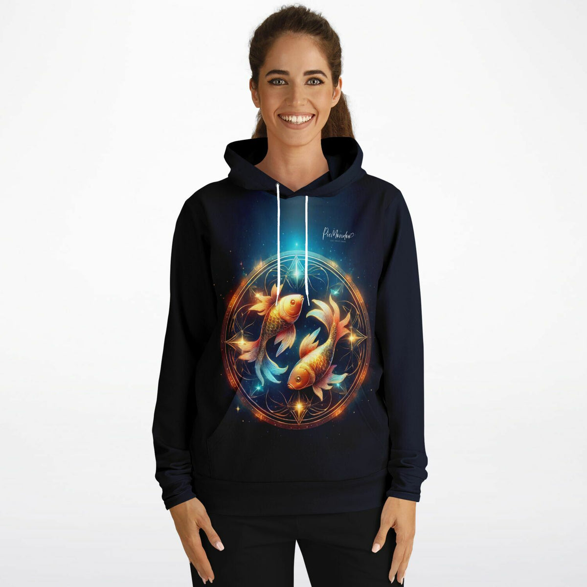 Frau trägt limitierten Picmondoo Hoodie mit leuchtendem Sternzeichen-Fisch-Motiv im Stil unserer Diamond Painting Sets