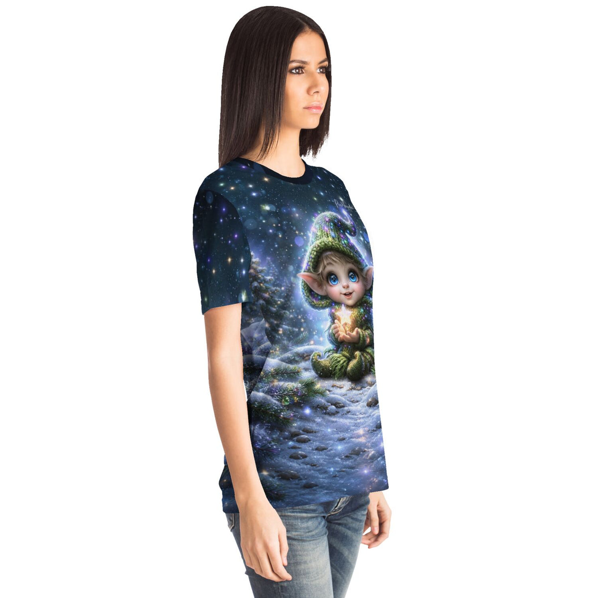 Frau trägt Dreamer T-Shirt mit magischem Elfen-Motiv im Stil von Diamond Painting und Malen nach Zahlen Designs