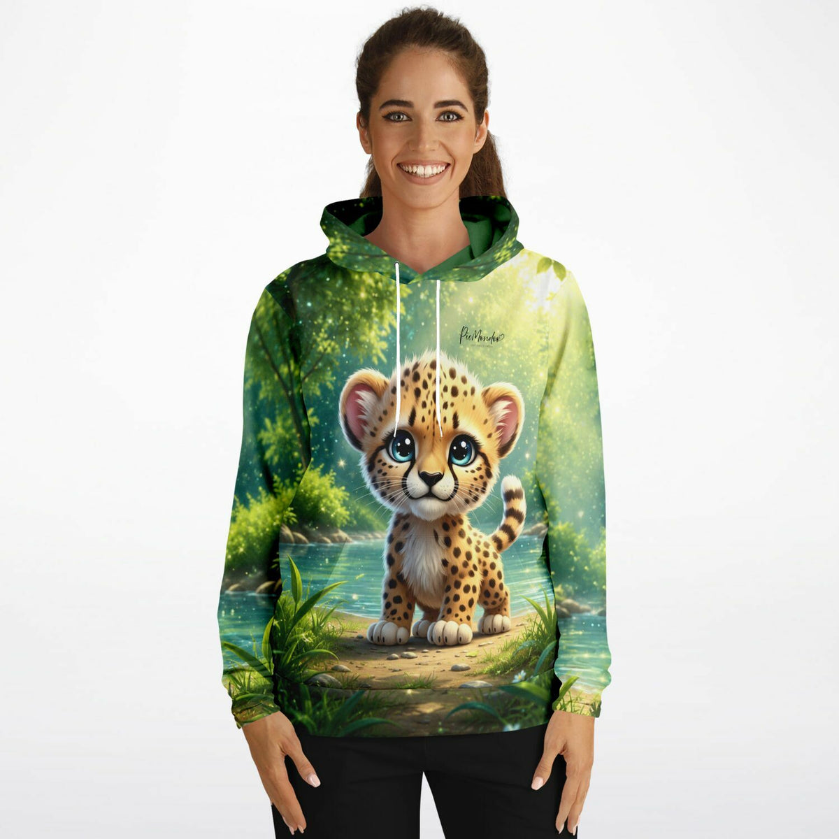 Frau trägt Hoodie mit niedlichem Leoparden-Baby im Wald, inspiriert von Diamond Painting und Malen nach Zahlen Motiven