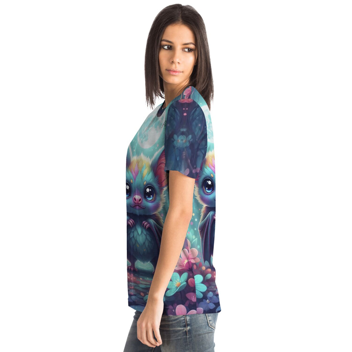 Frau trägt ein T-Shirt mit buntem Freddy Fledermaus Motiv im Stil der beliebten Diamond Painting und Malen nach Zahlen Sets