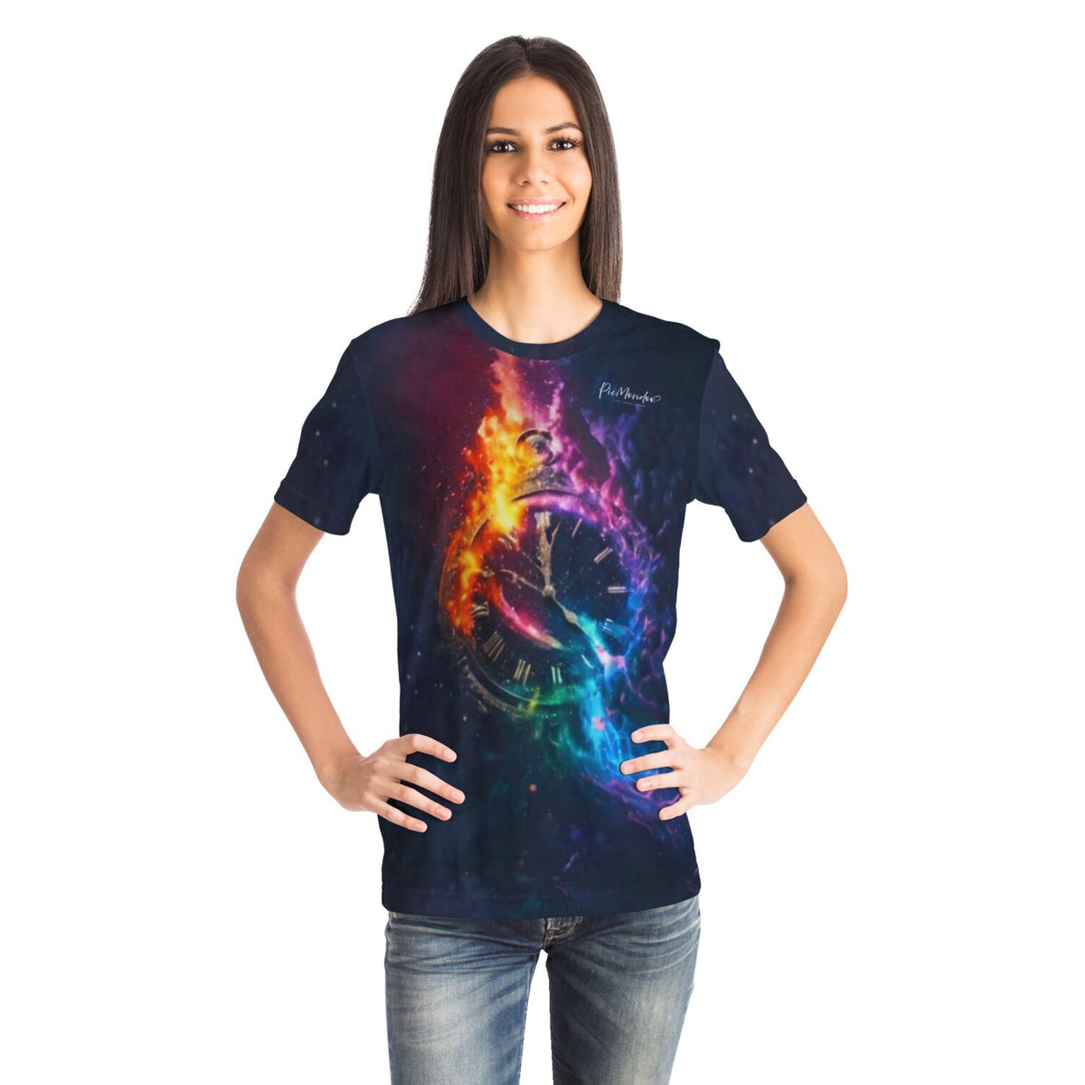 Frau trägt Dreamer T-Shirt mit buntem Zeit-Design, passend zum Stil unserer Diamond Painting und Malen nach Zahlen Sets.