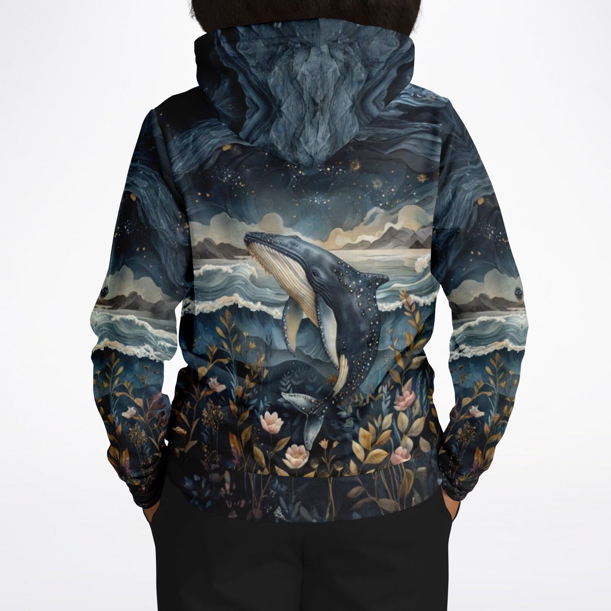 Dreamer Hoodie mit Meeresträume-Druck: Ein springender Wal im nächtlichen Ozean, inspiriert von Malen nach Zahlen Motiven.