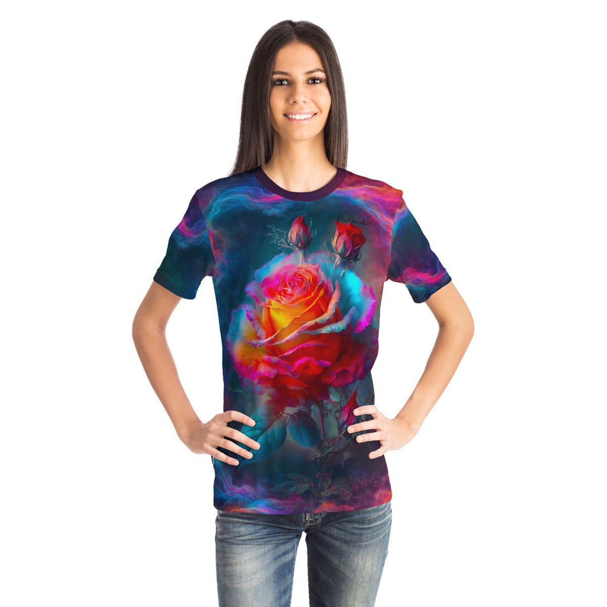 Frau trägt Dreamer T-Shirt mit buntem Rosenblüten-Motiv im Stil von Diamond Painting und Malen nach Zahlen Kunstwerken.