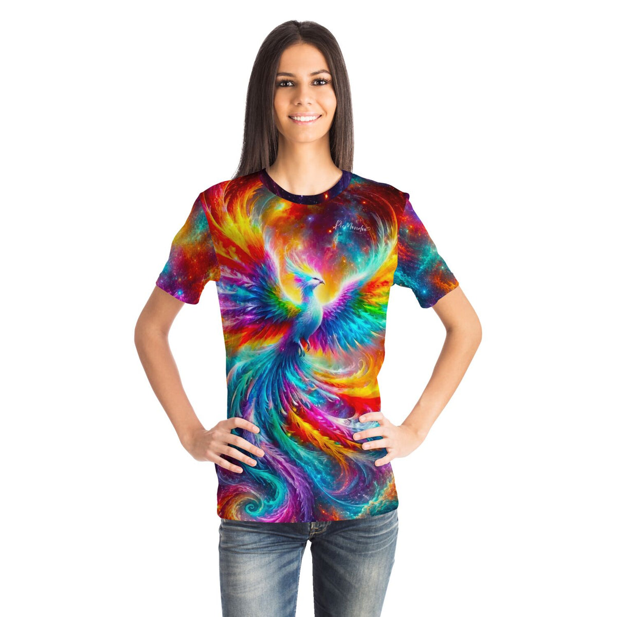 Frau trägt ein Dreamer T-Shirt mit buntem Phönix-Motiv, das an den Stil von Malen nach Zahlen Designs erinnert.