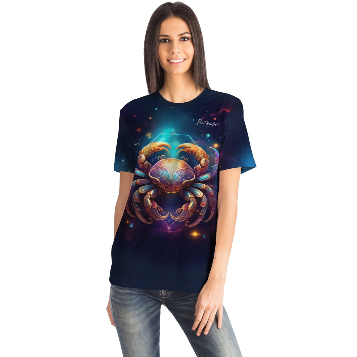 Frau trägt ein T-Shirt mit Sternzeichen Krebs Motiv in buntem Galaxie-Design für Fans unserer Diamond Painting Kollektion