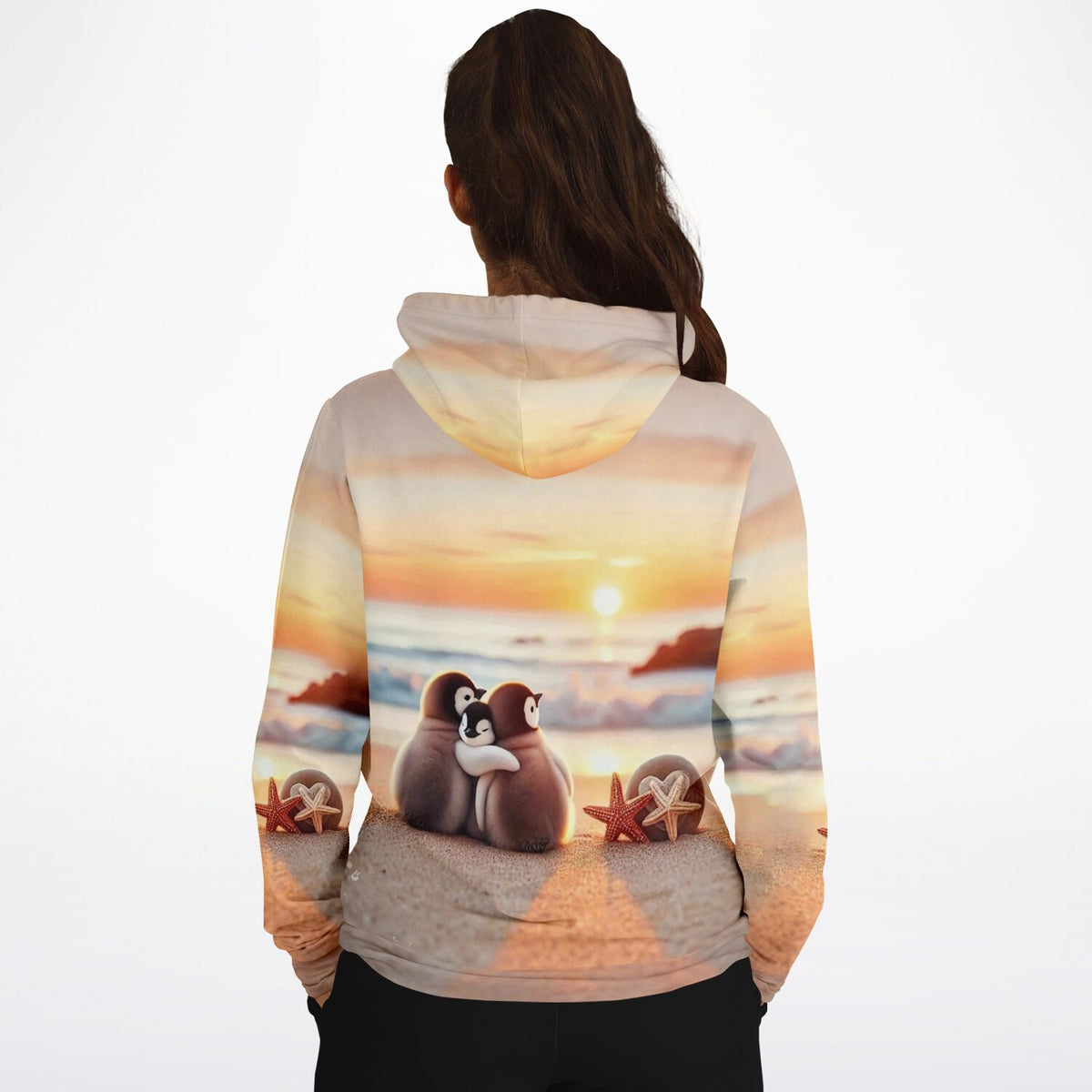 Dreamer Hoodie mit Pinguin-Familie am Strand bei Sonnenuntergang, passend zum Stil von Malen nach Zahlen Motiven