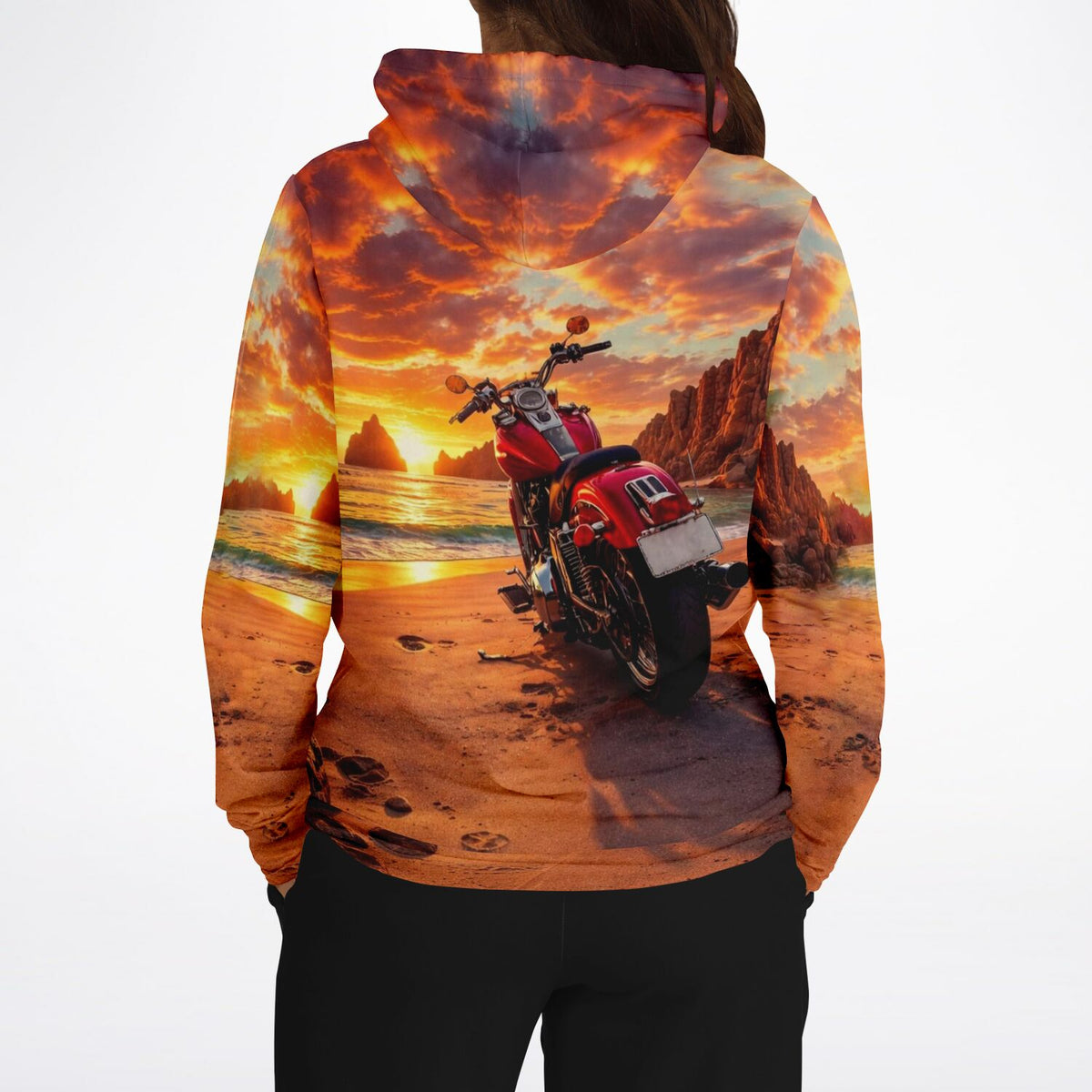 Dreamer Hoodie mit Motorrad vor Sonnenuntergang am Strand, ideal für Fans von Diamond Painting und Malen nach Zahlen