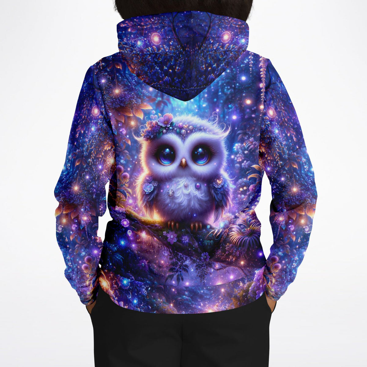 Dreamer Hoodie mit magischem Eulen-Motiv im Stil von Diamond Painting, leuchtende Farben und verträumte Waldszene