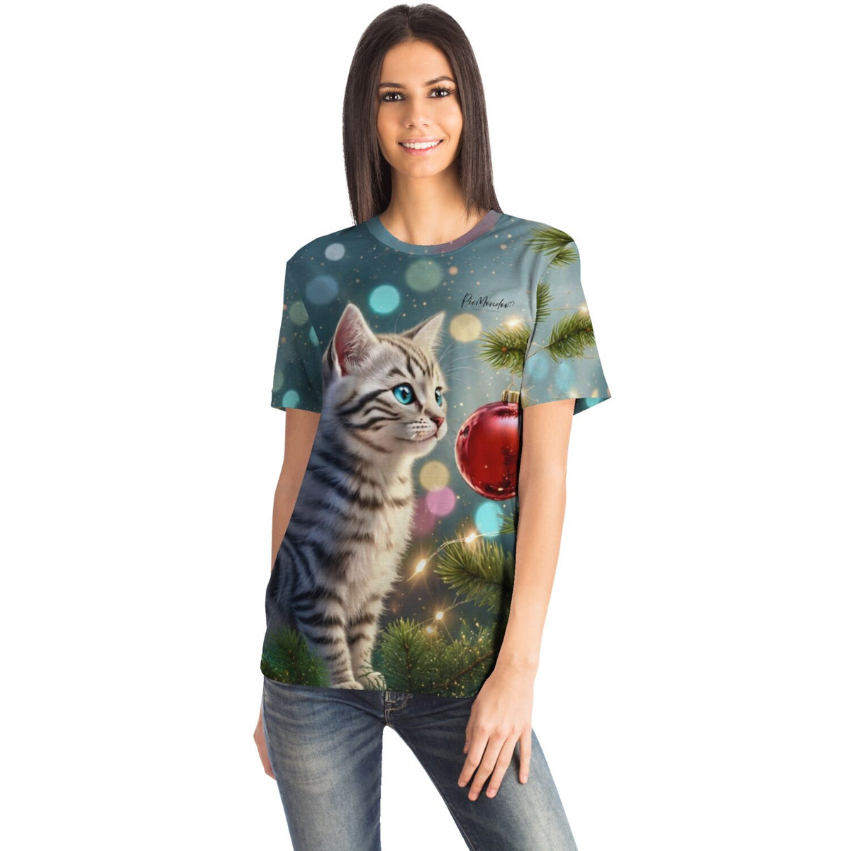 Frau trägt Dreamer T-Shirt mit Minka Katzenmotiv, inspiriert von unseren beliebten Malen nach Zahlen und Diamond Painting Sets