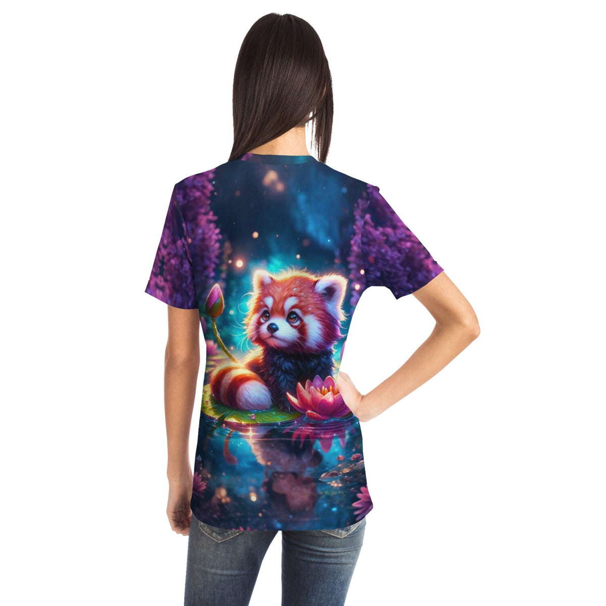 Frau trägt ein T-Shirt mit Miko-Motiv, das sich ideal als Diamond Painting oder Malen nach Zahlen für Erwachsene eignet.
