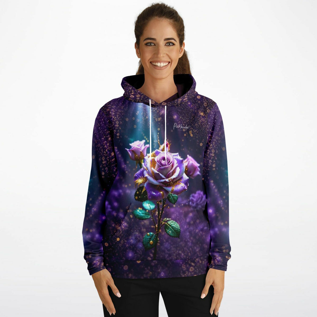 Frau trägt Dreamer Hoodie Amethystrose mit glitzerndem Rosen-Design passend zu Diamond Painting und Malen nach Zahlen Stil