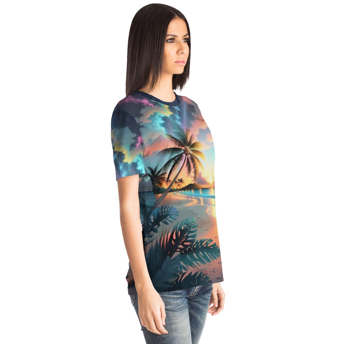 Frau trägt Dreamer T-Shirt mit buntem Palmen-Motiv im Abendhimmel, inspiriert durch Diamond Painting und Malen nach Zahlen