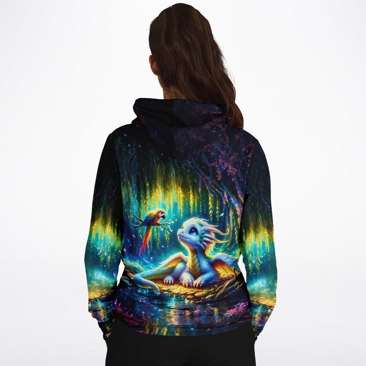 Dreamer Hoodie Taru mit buntem Fantasy-Motiv von Drachen und Papagei, ideal für Fans von Diamond Painting Kunstwerken