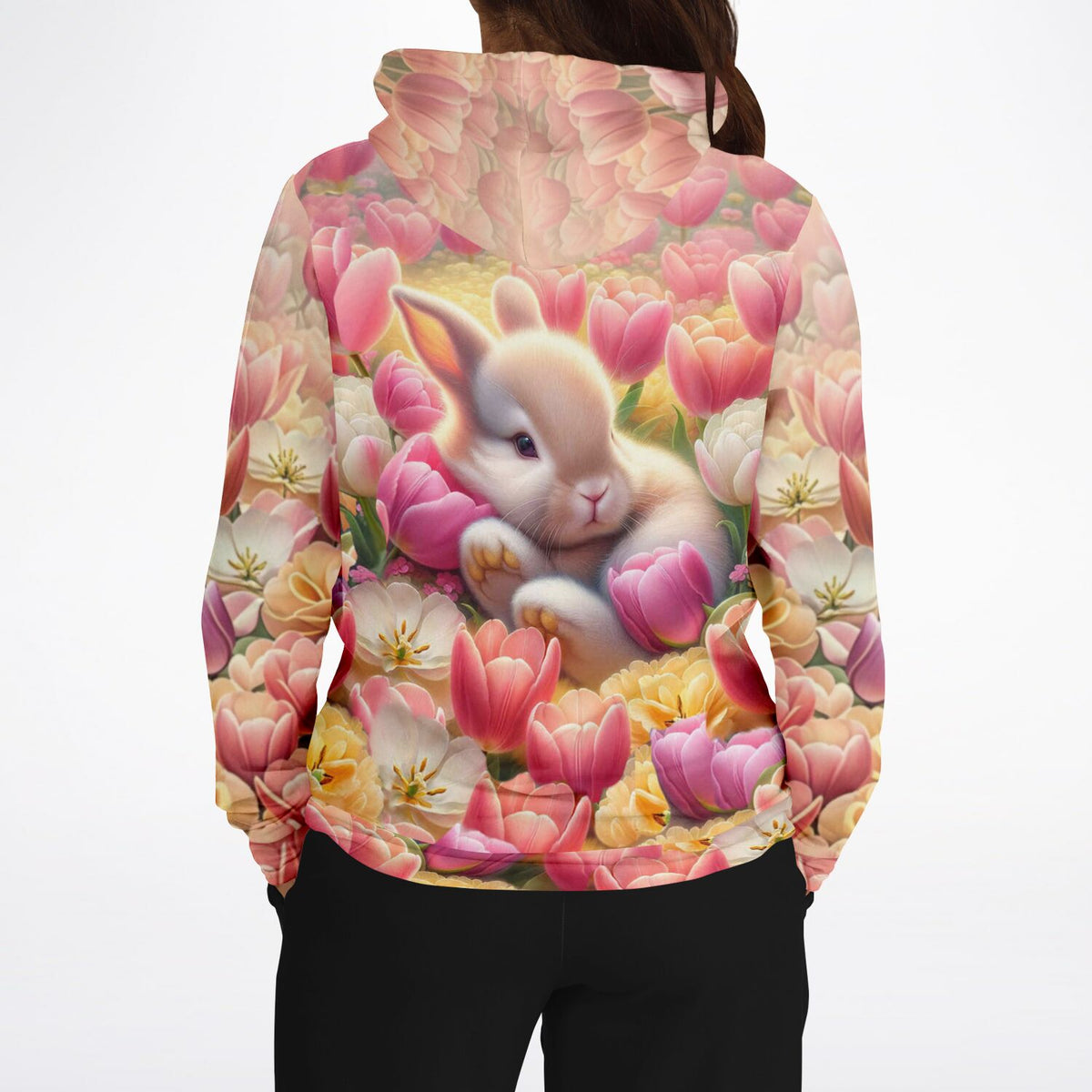 Dreamer Hoodie mit verträumtem Osterhäschen-Motiv in einem bunten Tulpenmeer, perfekt für Fans von Malen nach Zahlen Designs.