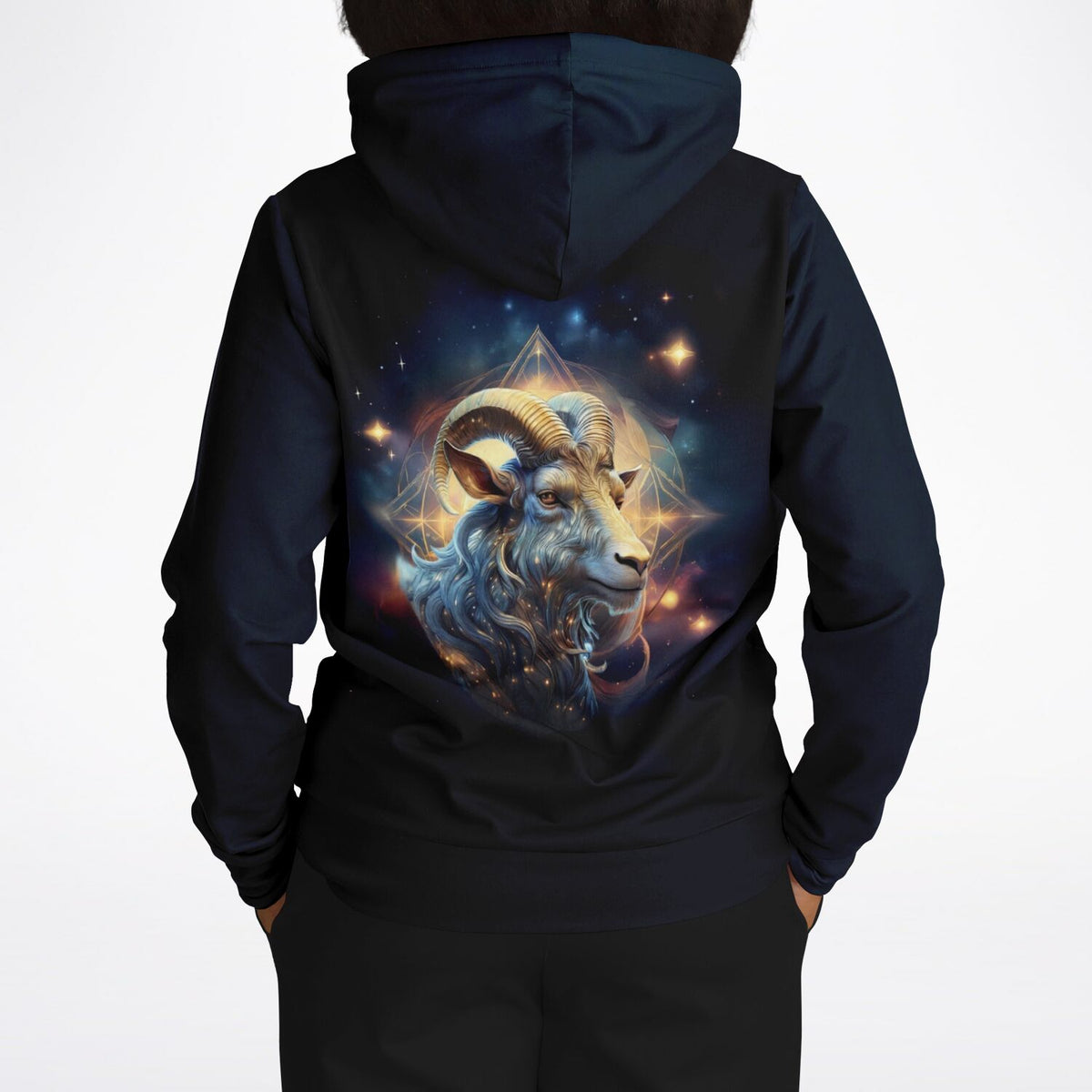 Schwarzer Hoodie mit Sternzeichen Steinbock Motiv in cosmic Galaxy Optik für Fantasy und Astrologie Fans