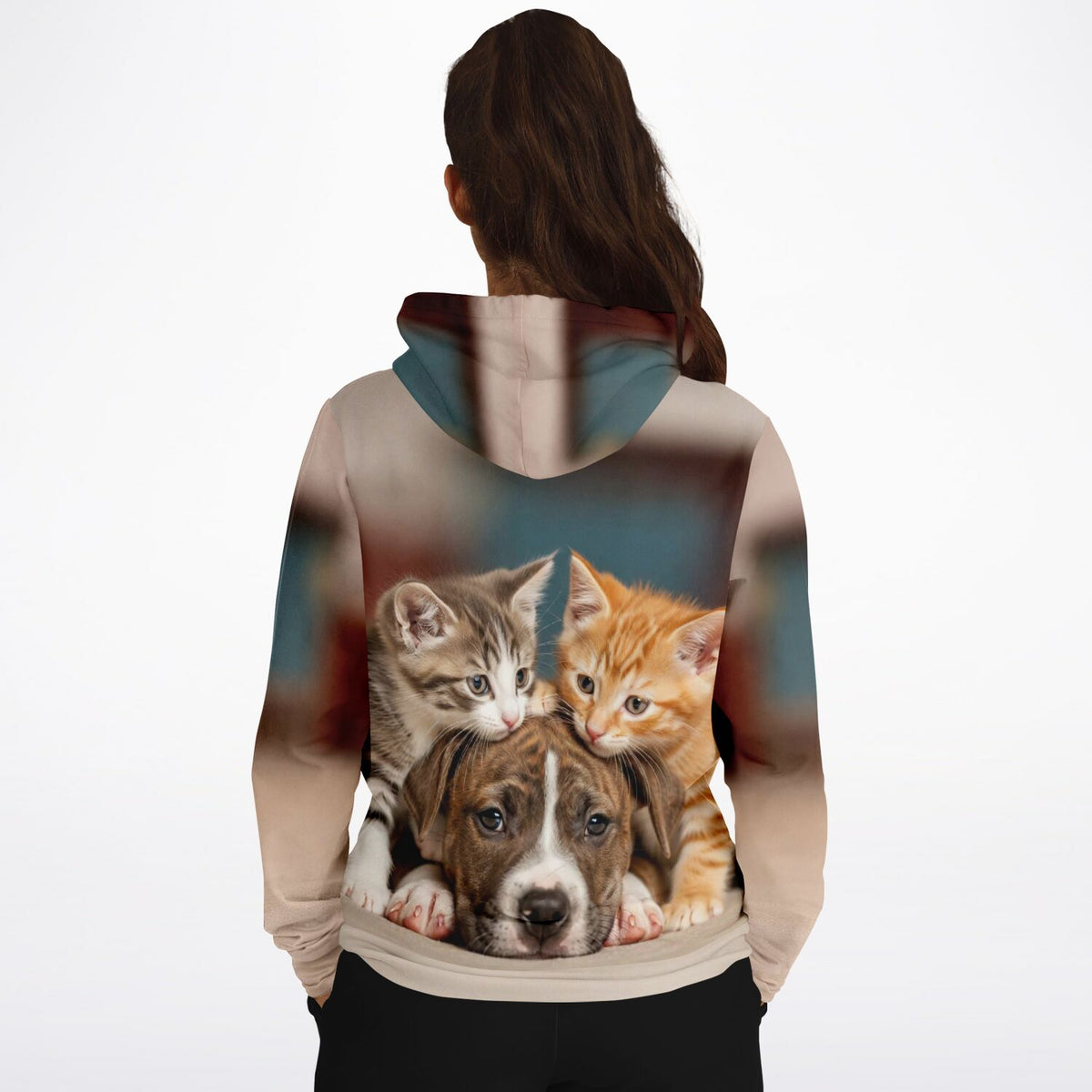 Dreamer Hoodie mit Friends for Life Motiv: Welpe und zwei Kätzchen, perfekt für Fans von Diamond Painting Motiven.