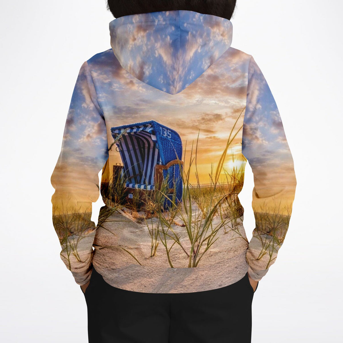 Dreamer Hoodie mit Strandkorb-Motiv, Sonnenuntergang am Meer und Dünenlandschaft für entspannten Urlaubs-Look
