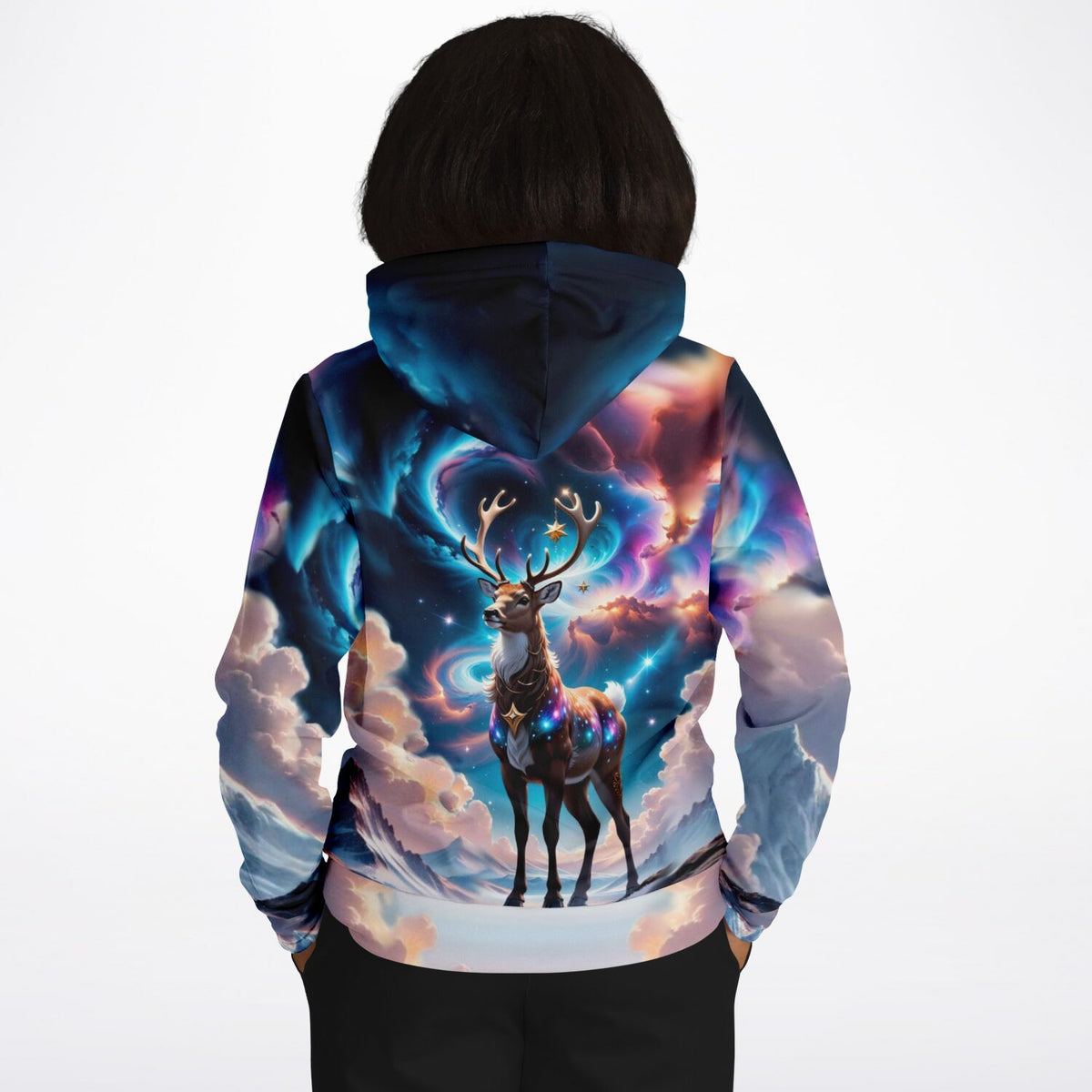 Dreamer Hoodie mit Rentier-Motiv im magischen Nachthimmel-Design, passend zu künstlerischem Diamond Painting Stil.