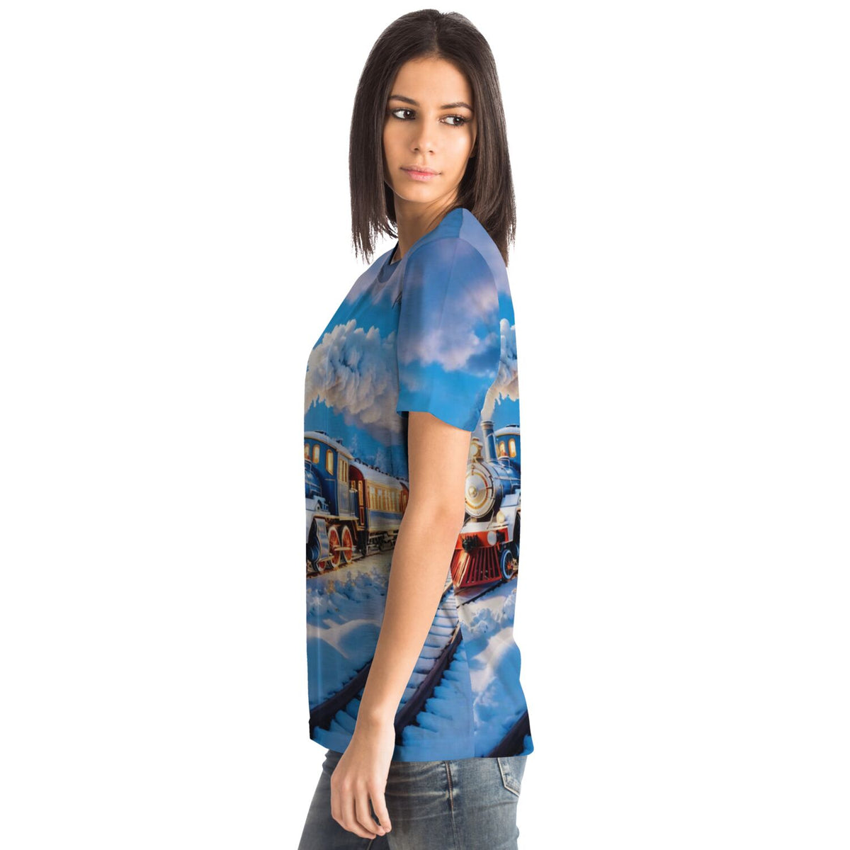 Frau trägt ein vollflächig bedrucktes Dreamer T-Shirt mit Night Train Motiv, wie man es von Diamond Painting Motiven kennt.
