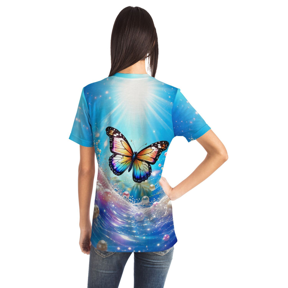 T-Shirt mit buntem Schmetterling und Perlen-Motiv, inspiriert von Diamond Painting Kunst und lebendigen Farben.