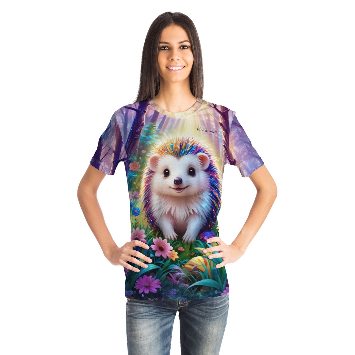 Frau trägt Dreamer T-Shirt mit buntem Igel-Motiv im Stil von Diamond Painting und Malen nach Zahlen Designs