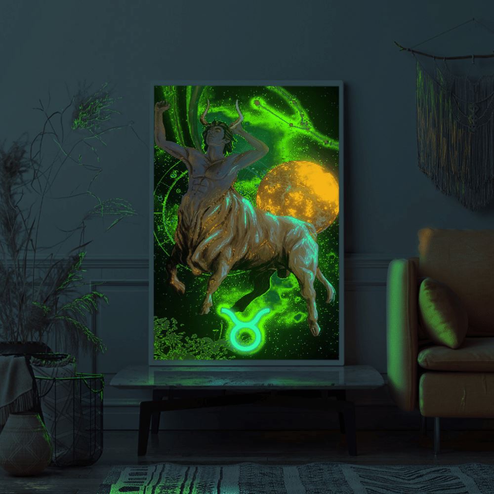 Leuchtendes Diamond Painting Set Sternzeichen Stier mit grünen Spezialsteinen für einen faszinierenden Glüheffekt.