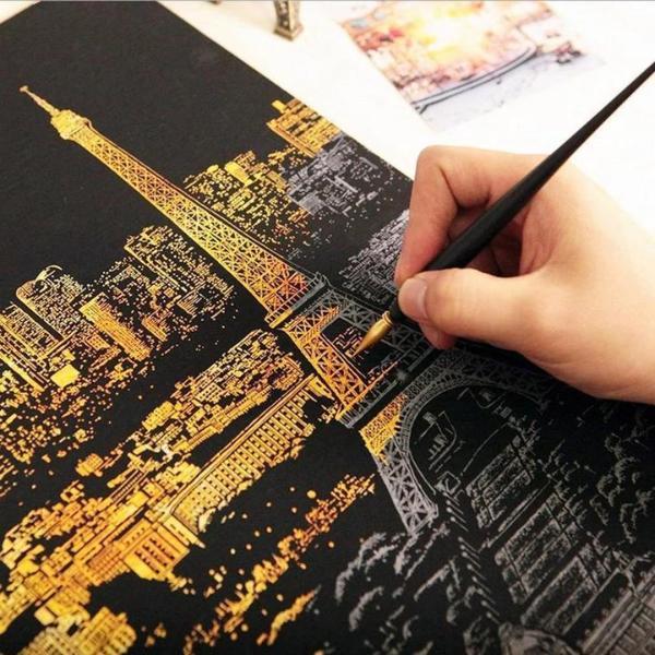 Detailliertes Scratch Painting Set mit goldenem Eiffelturm Motiv – kreatives DIY Kunstwerk für Erwachsene